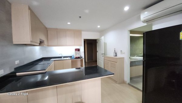 1402680_0 One Bedroom 68.23sqm.-State Tower Silom
