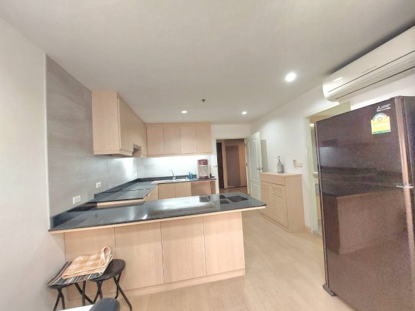 1402682_0 One Bedroom 68.23sqm.-State Tower Silom
