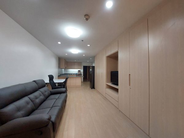 1402683_0 One Bedroom 68.23sqm.-State Tower Silom
