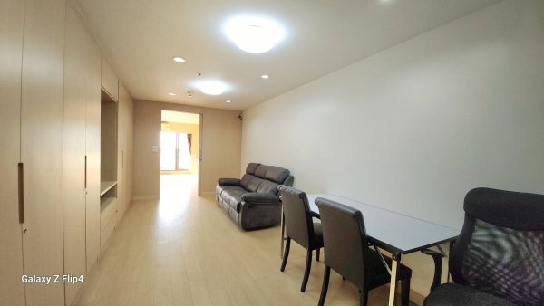 1402685_0 One Bedroom 68.23sqm.-State Tower Silom