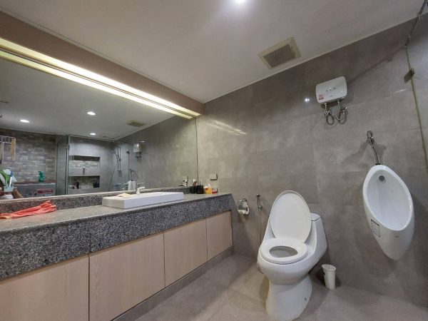 1402686_0 One Bedroom 68.23sqm.-State Tower Silom